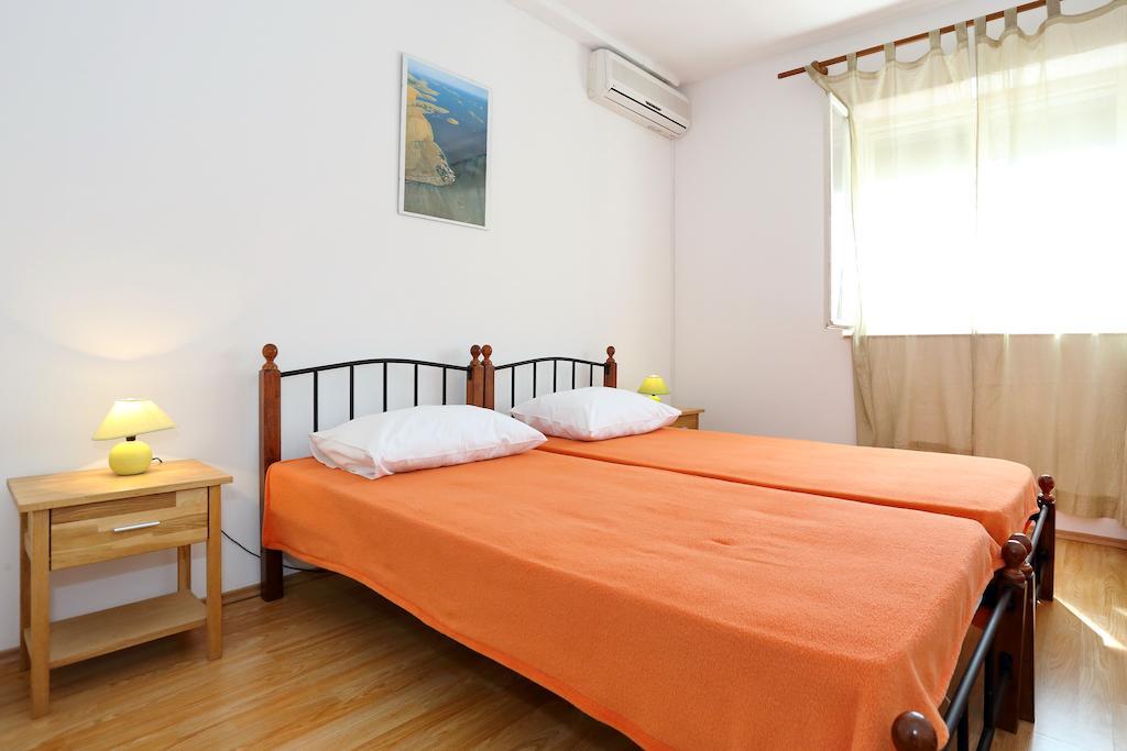 Basil Apartments And Rooms Betina  Exterior photo